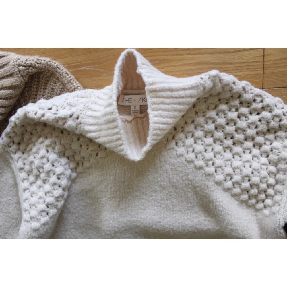 Women’s (2) piece Knitted Sweater Bundle Lot Small Preowned - Picture 6 of 7